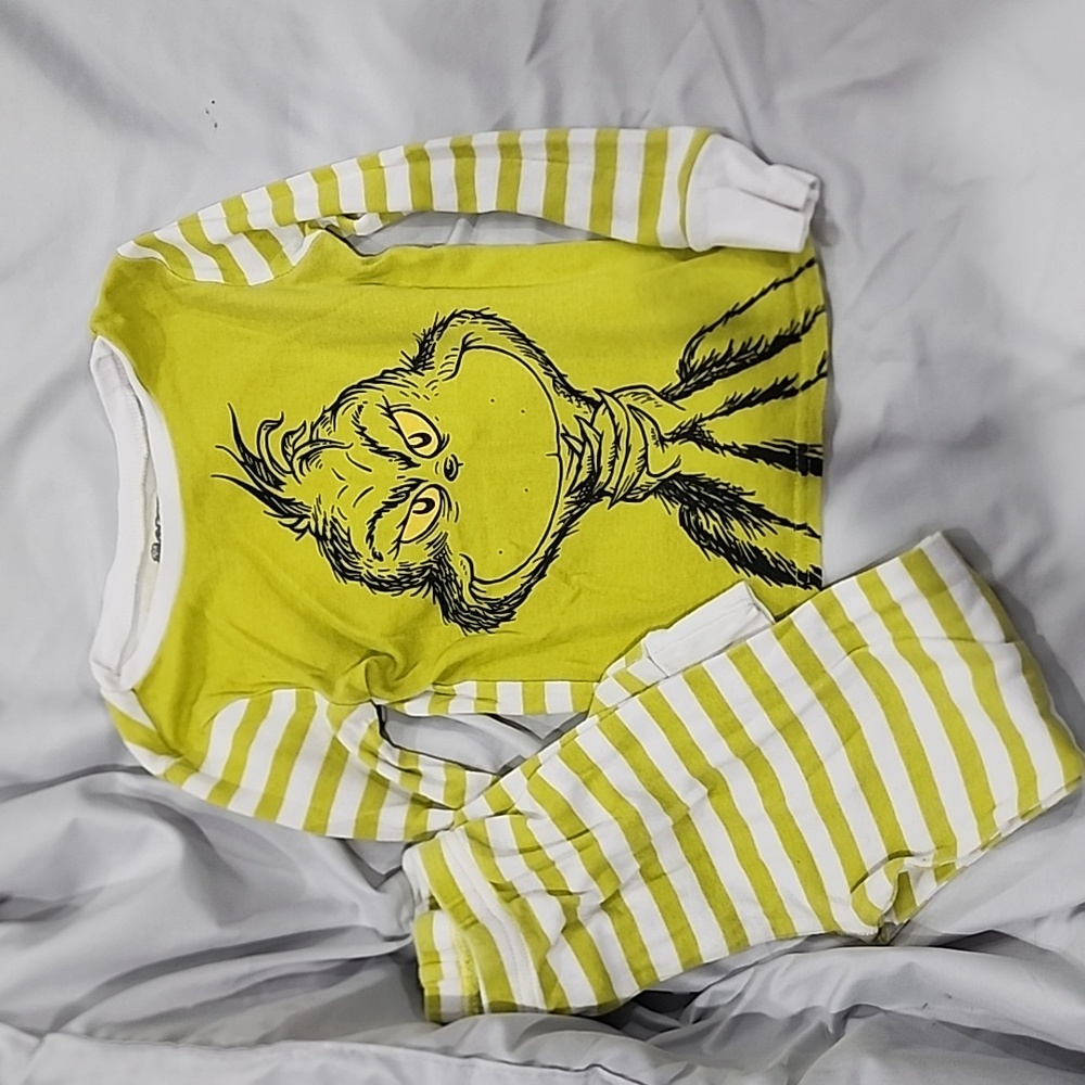 Set of grinch pj's